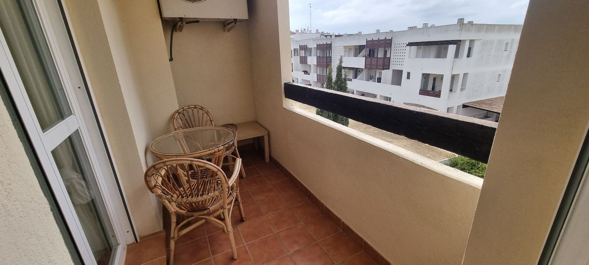 Se vende Apartamento Planta Media de 2 dormitorios en Costa Del Sol, Málaga, España