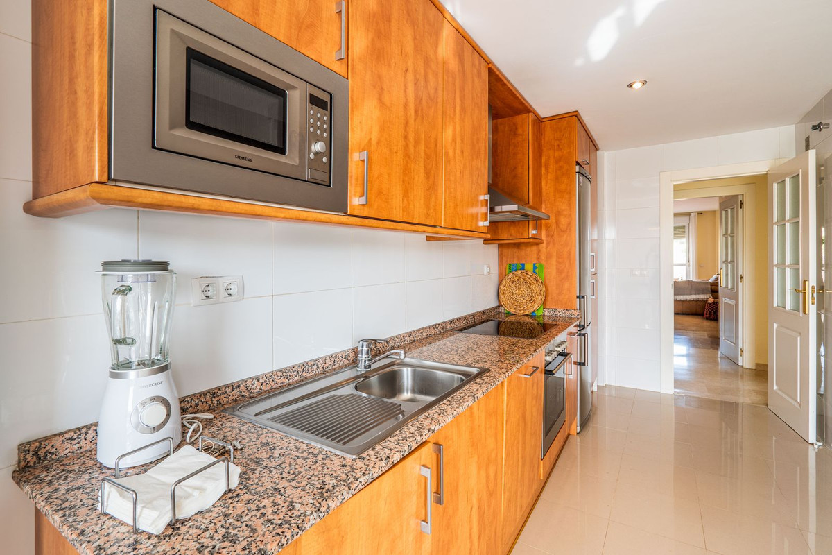 Se vende Apartamento Planta Media de 2 dormitorios en Costa Del Sol, Málaga, España