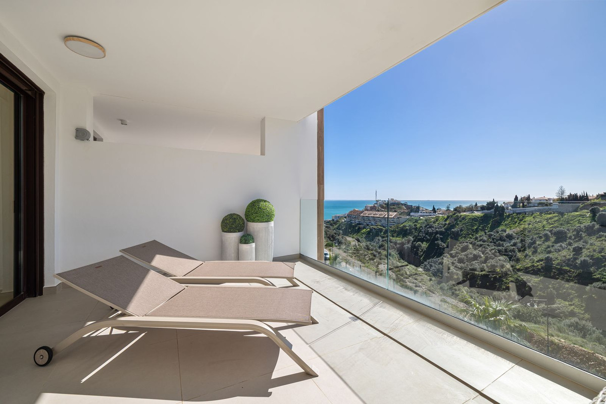3 Bed Apartment for sale in Fuengirola Costa Del Sol, Málaga, Spain