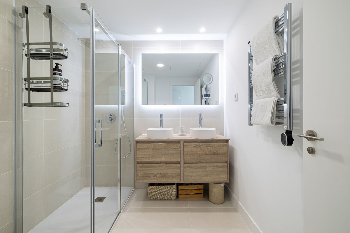 3 Bed Apartment for sale in Fuengirola Costa Del Sol, Málaga, Spain