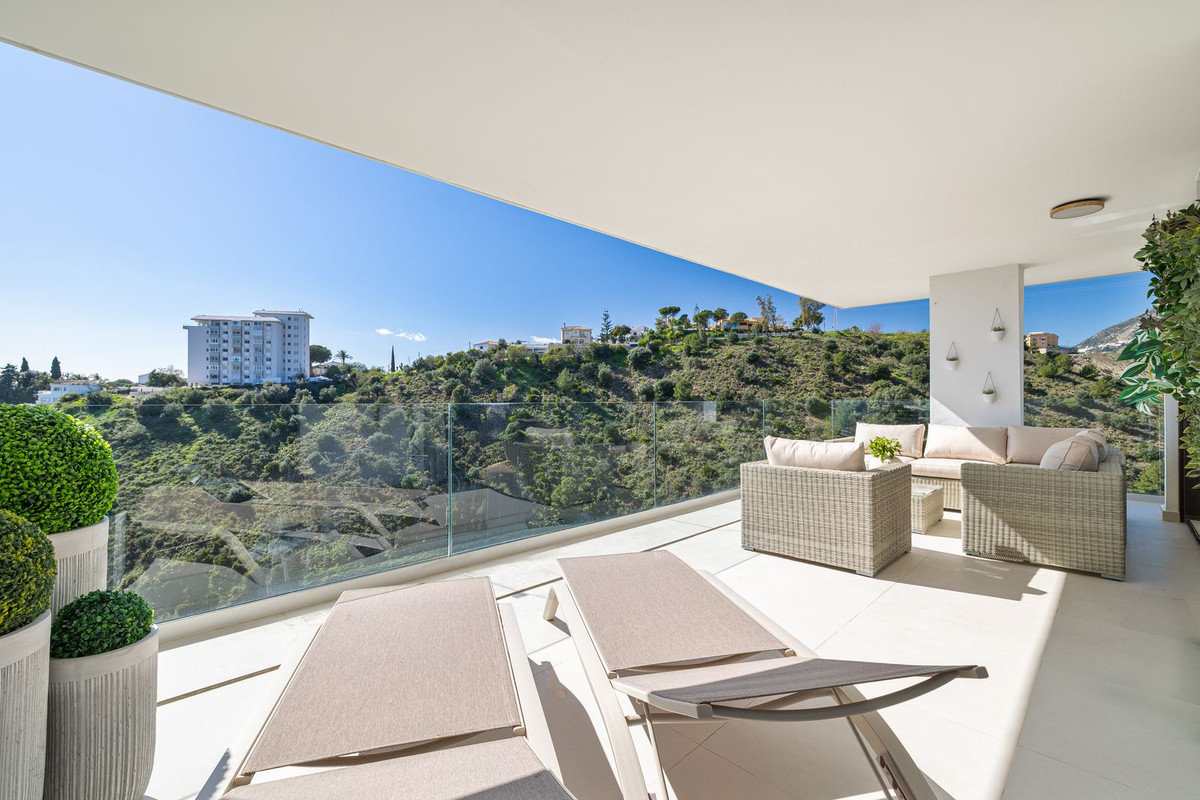 3 Bed Apartment for sale in Fuengirola Costa Del Sol, Málaga, Spain