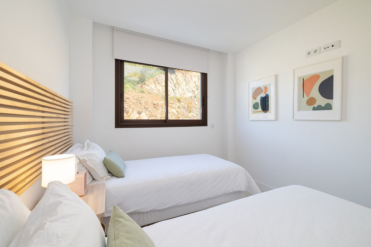 3 Bed Apartment for sale in Fuengirola Costa Del Sol, Málaga, Spain