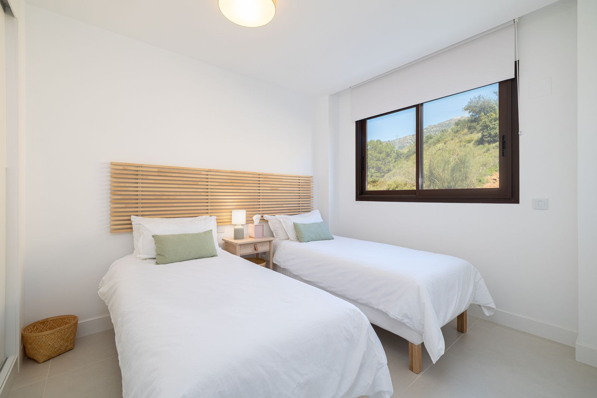 3 Bed Apartment for sale in Fuengirola Costa Del Sol, Málaga, Spain