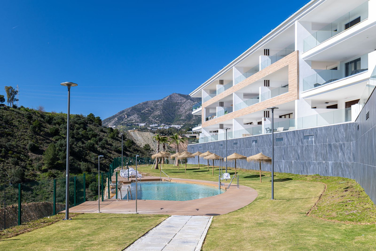 3 Bed Apartment for sale in Fuengirola Costa Del Sol, Málaga, Spain