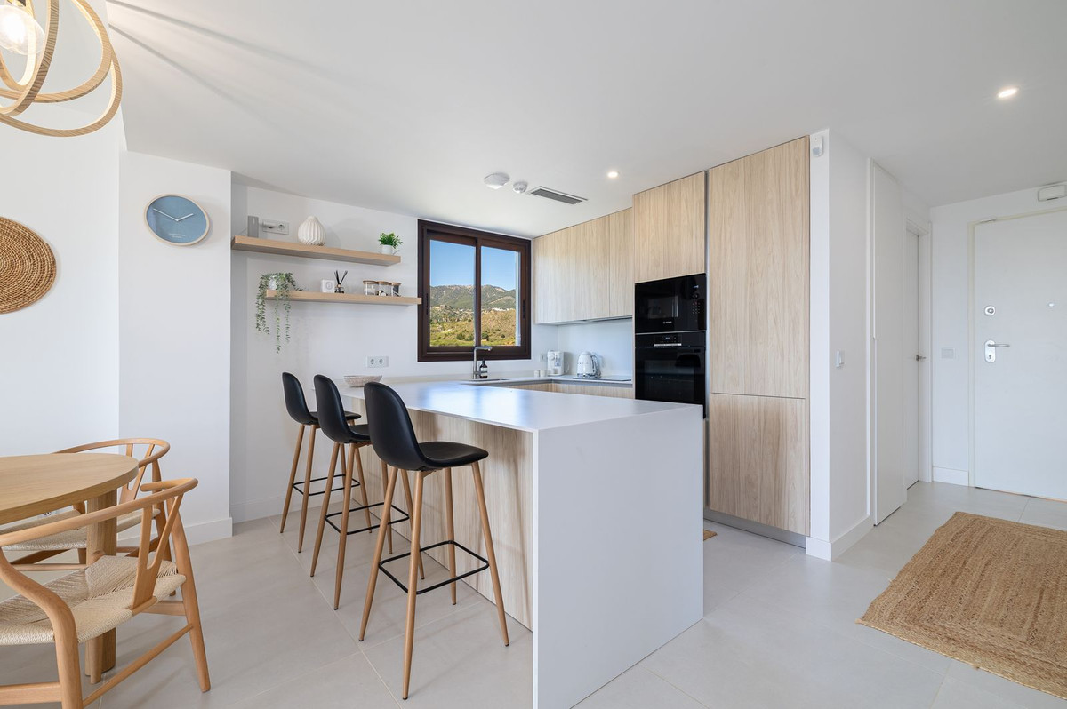 3 Bed Apartment for sale in Fuengirola Costa Del Sol, Málaga, Spain