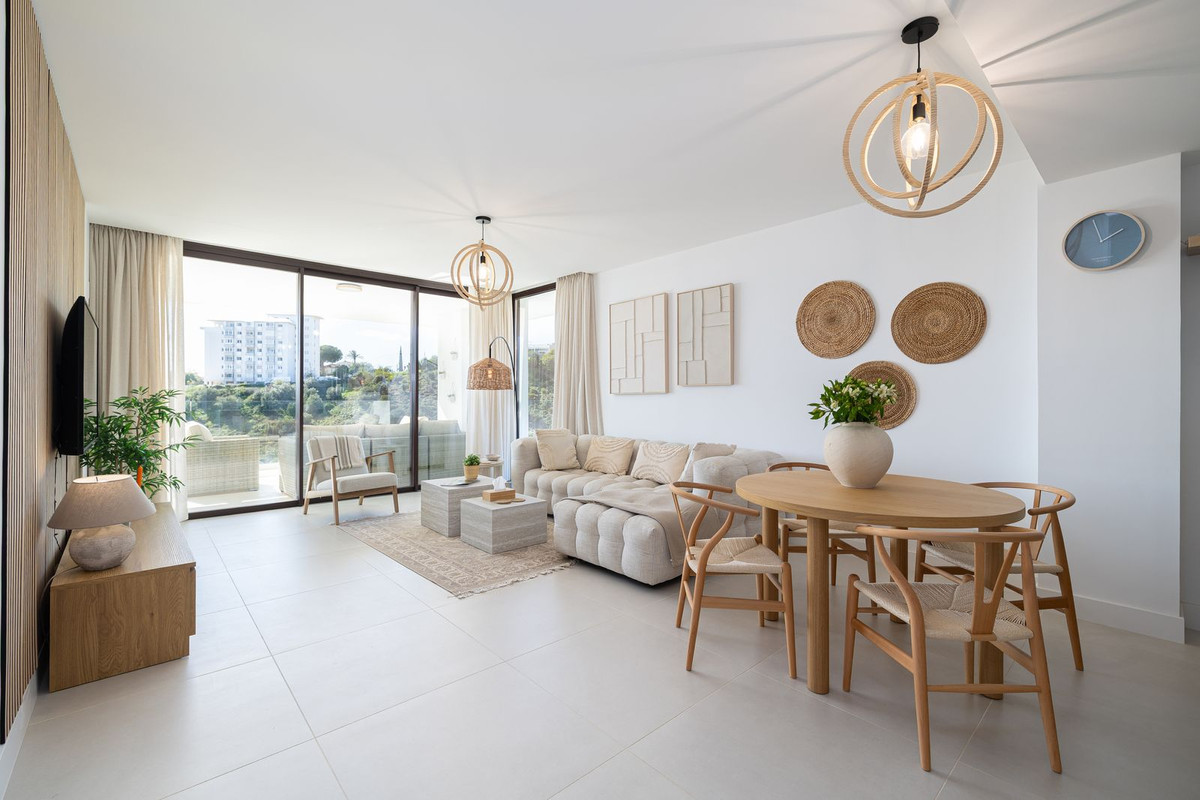 3 Bed Apartment for sale in Fuengirola Costa Del Sol, Málaga, Spain
