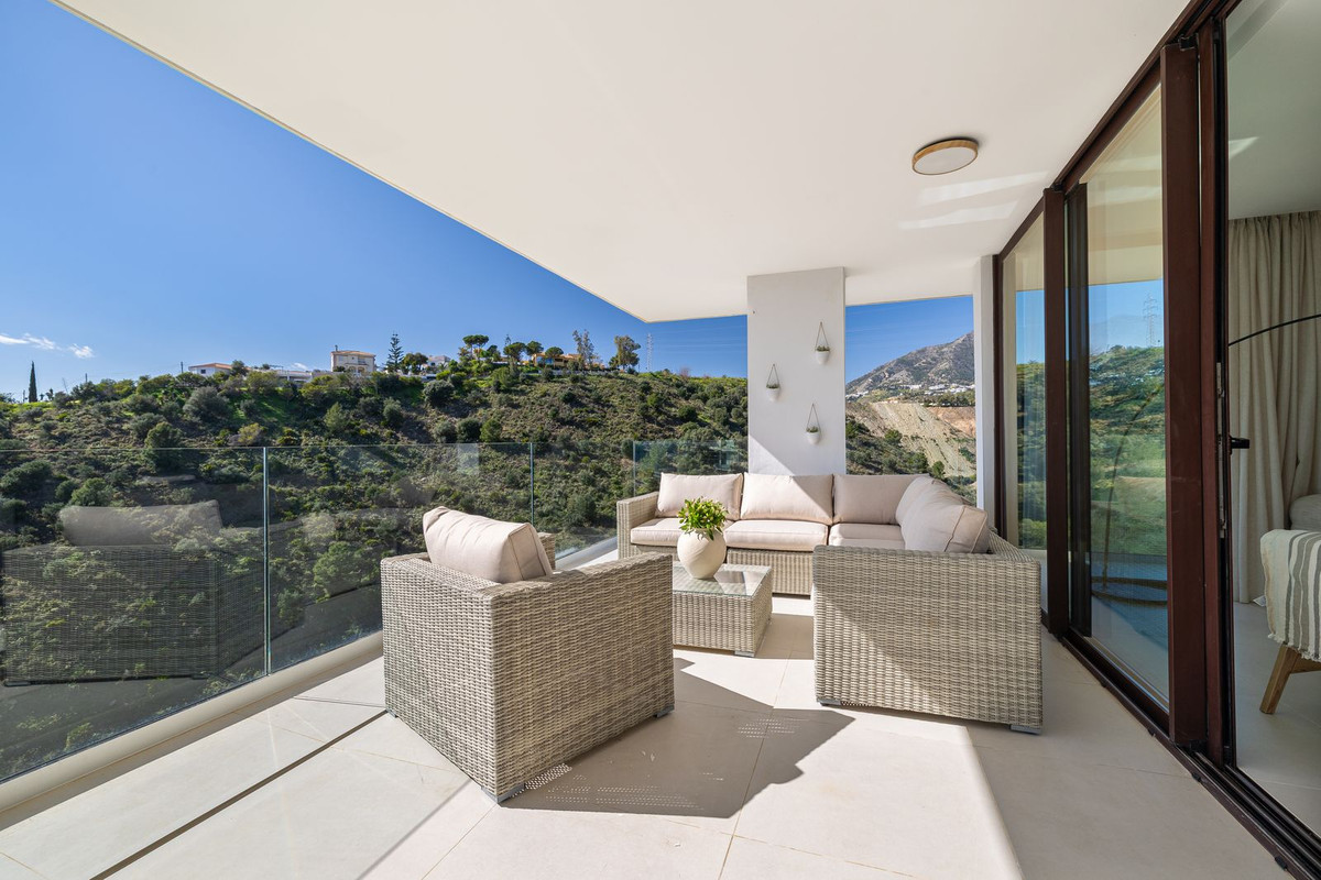 3 Bed Apartment for sale in Fuengirola Costa Del Sol, Málaga, Spain