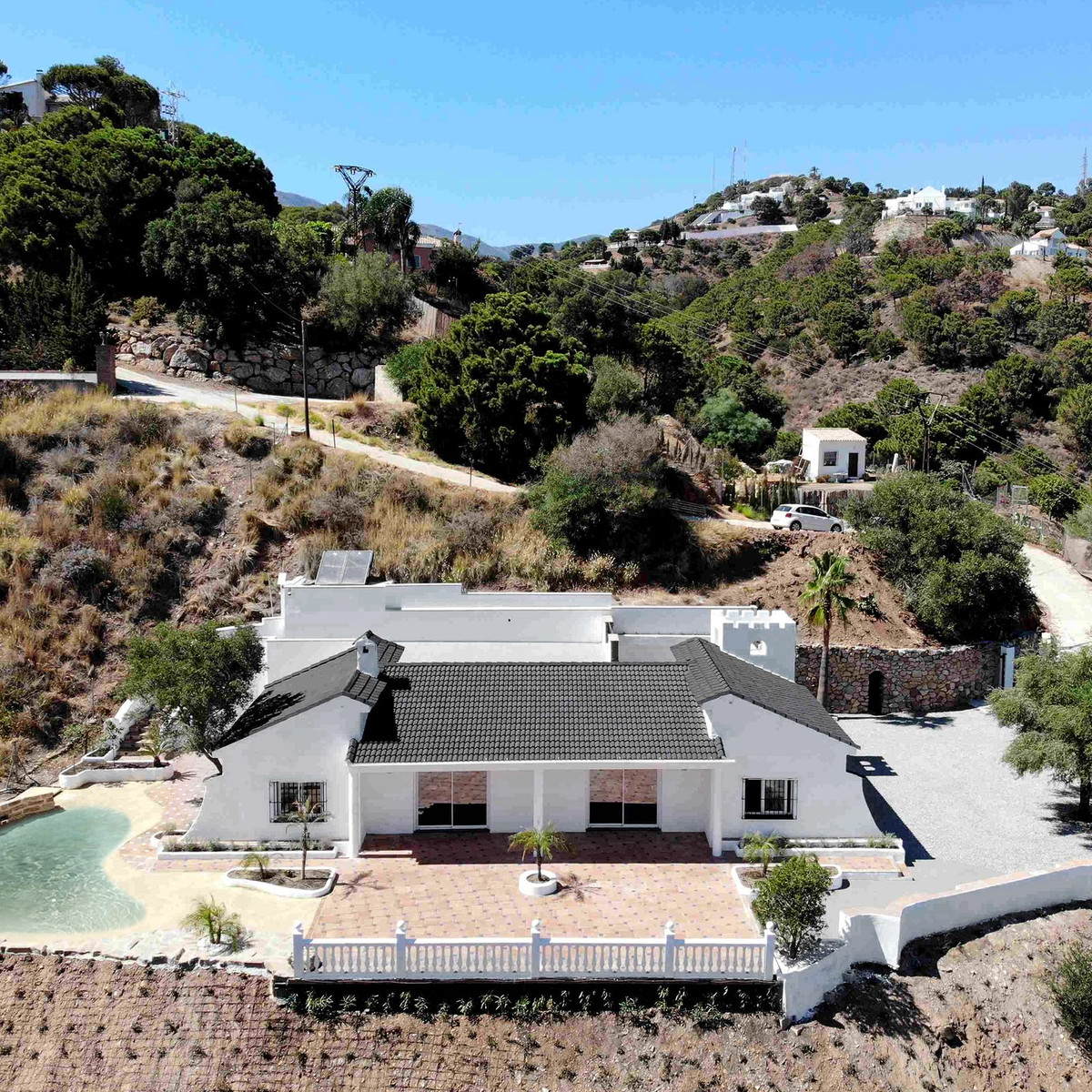5 Bed Townhouse for sale in Estepona Costa Del Sol, Málaga, Spain