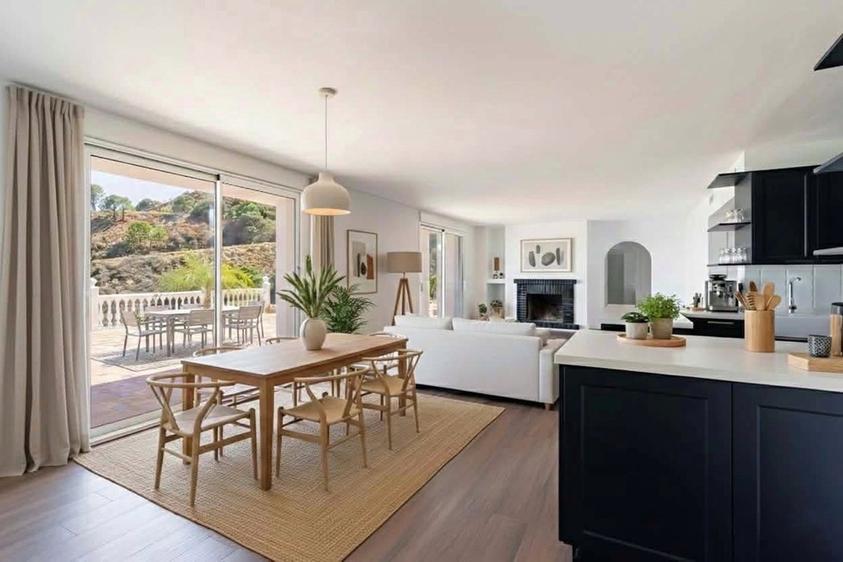 5 Bed Townhouse for sale in Estepona Costa Del Sol, Málaga, Spain
