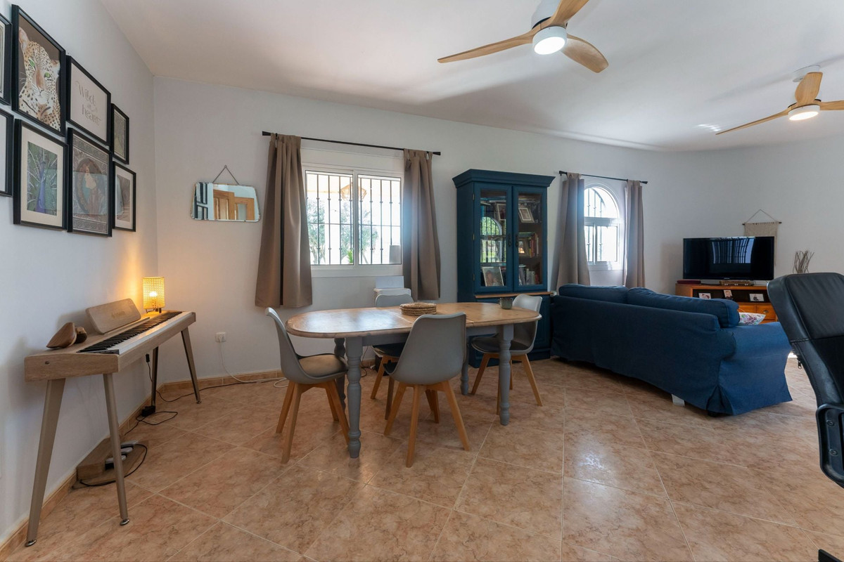 Se vende Finca - Cortijo de 3 dormitorios en Costa Del Sol, Málaga, España
