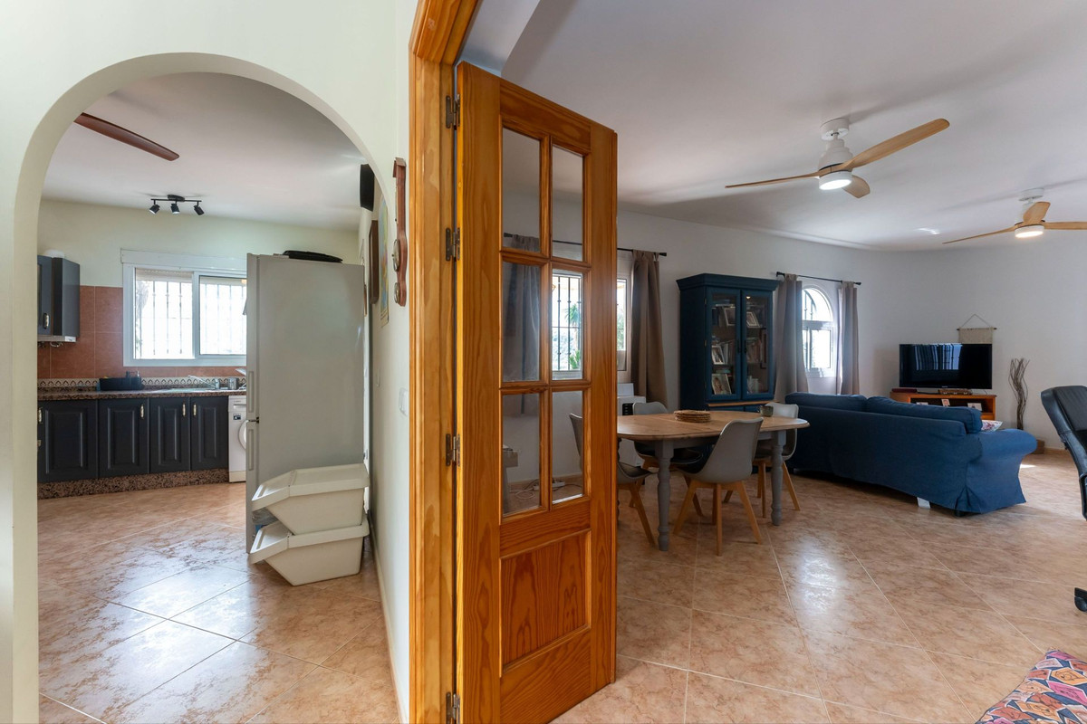 Se vende Finca - Cortijo de 3 dormitorios en Costa Del Sol, Málaga, España