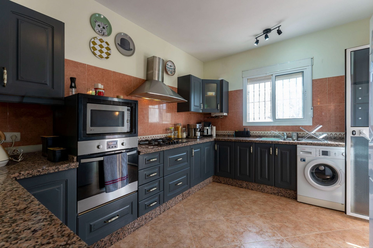 Se vende Finca - Cortijo de 3 dormitorios en Costa Del Sol, Málaga, España