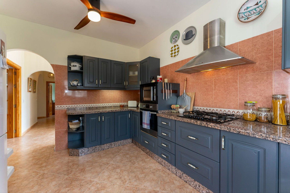Se vende Finca - Cortijo de 3 dormitorios en Costa Del Sol, Málaga, España