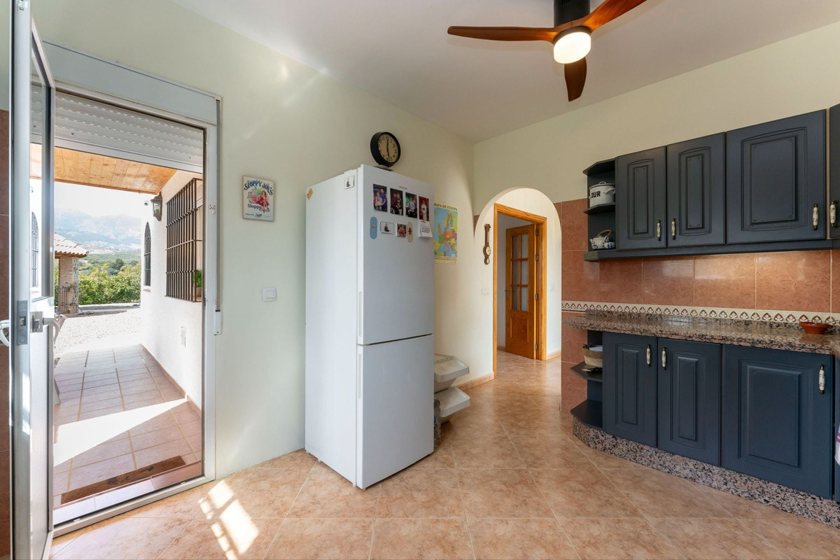 Se vende Finca - Cortijo de 3 dormitorios en Costa Del Sol, Málaga, España
