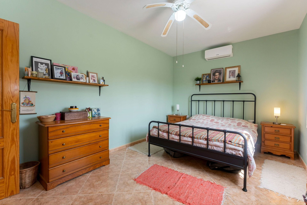 Se vende Finca - Cortijo de 3 dormitorios en Costa Del Sol, Málaga, España
