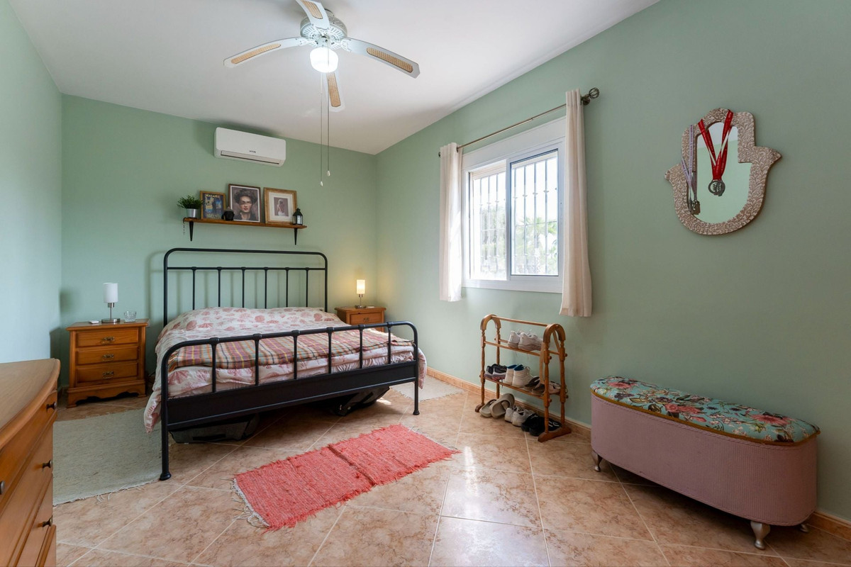 Se vende Finca - Cortijo de 3 dormitorios en Costa Del Sol, Málaga, España