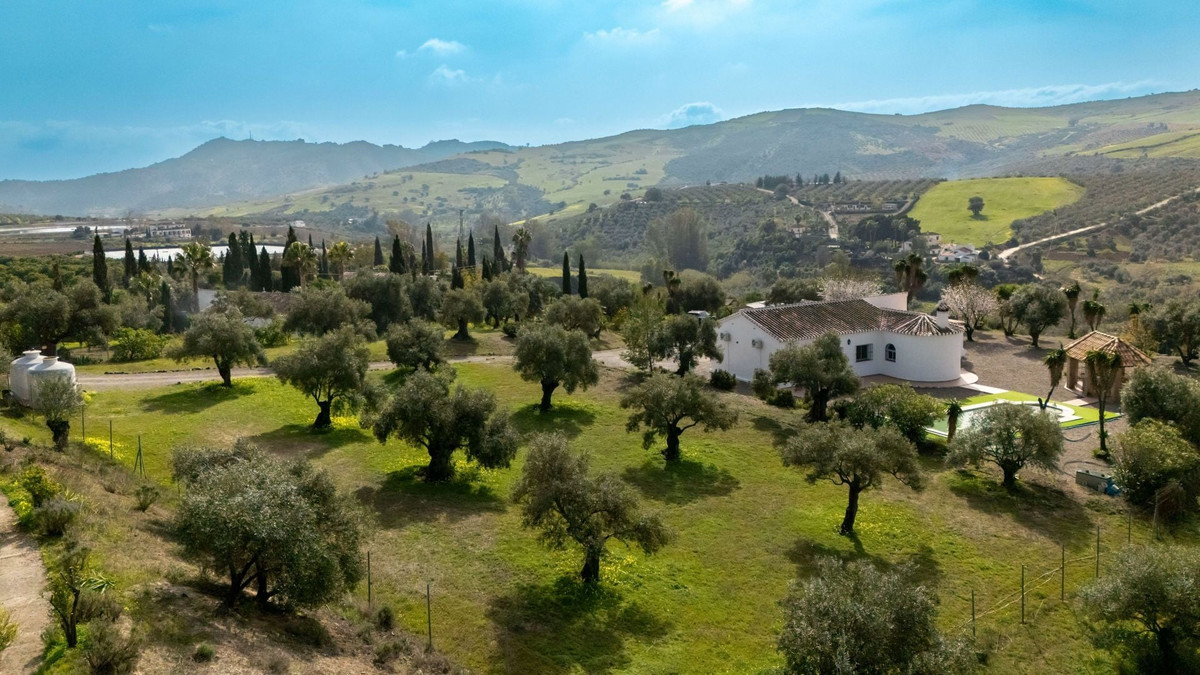 Se vende Finca - Cortijo de 3 dormitorios en Costa Del Sol, Málaga, España