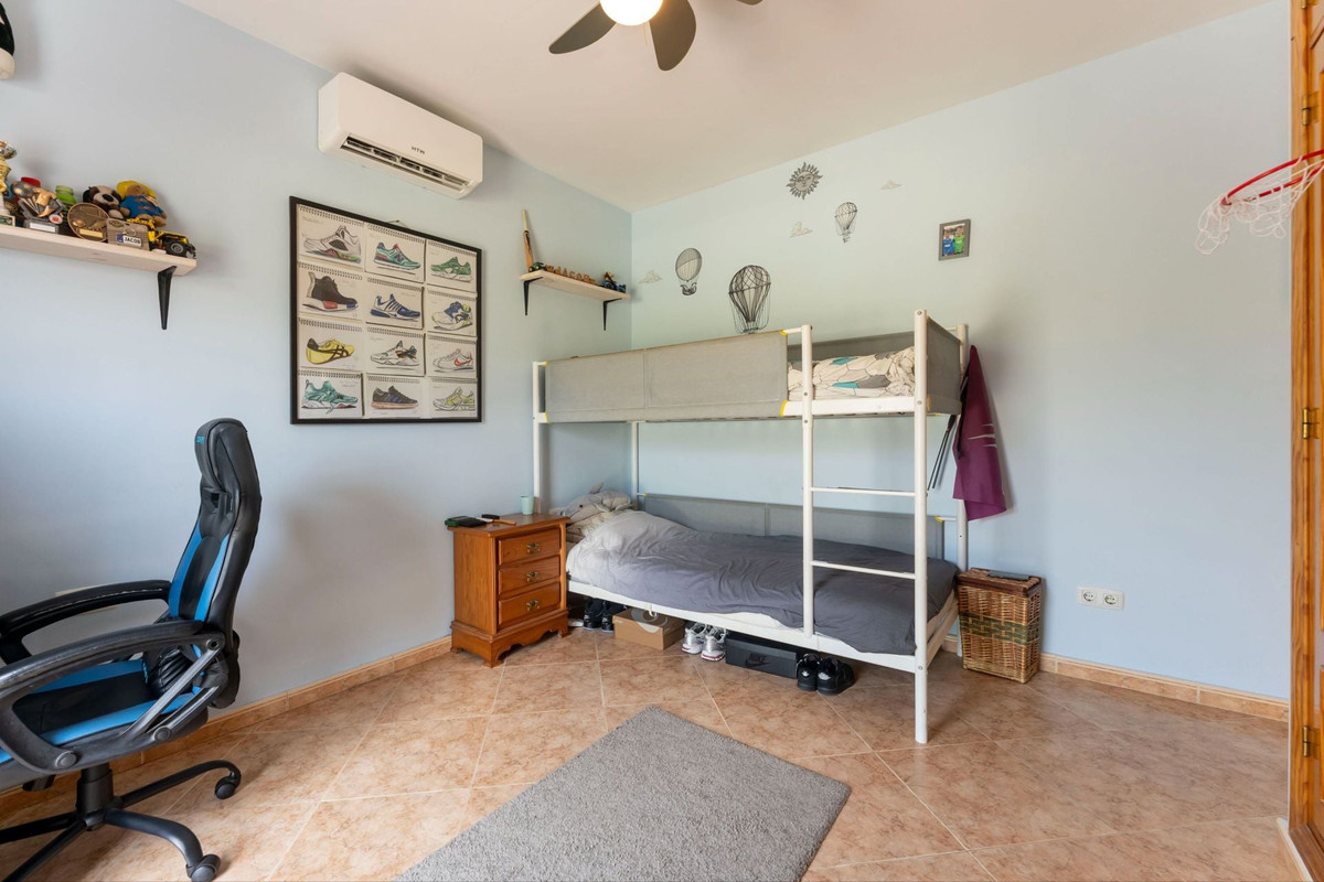 Se vende Finca - Cortijo de 3 dormitorios en Costa Del Sol, Málaga, España