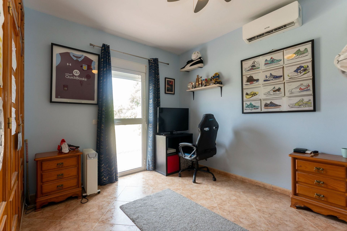 Se vende Finca - Cortijo de 3 dormitorios en Costa Del Sol, Málaga, España