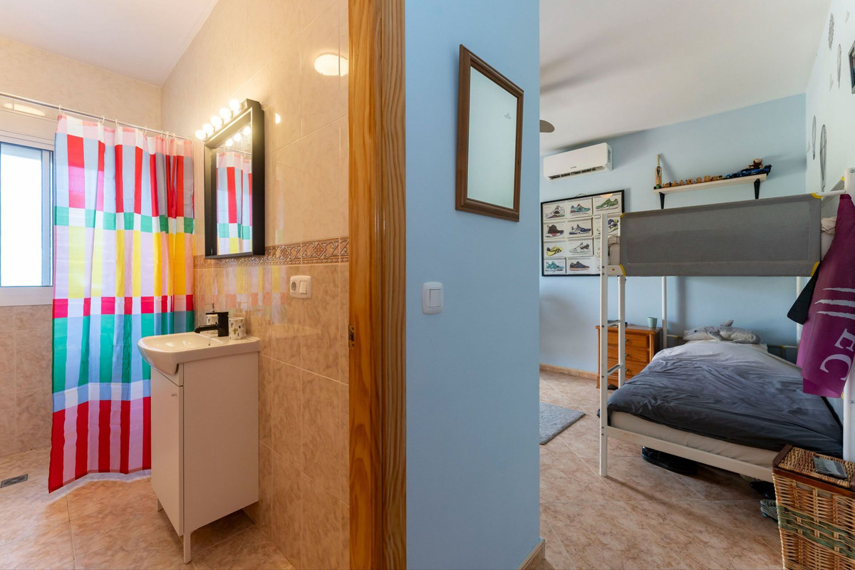 Se vende Finca - Cortijo de 3 dormitorios en Costa Del Sol, Málaga, España