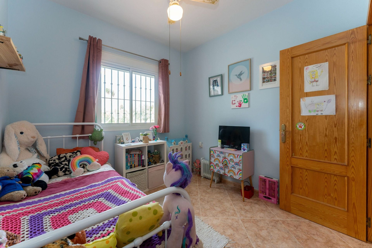 Se vende Finca - Cortijo de 3 dormitorios en Costa Del Sol, Málaga, España