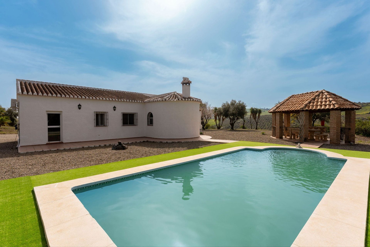 Se vende Finca - Cortijo de 3 dormitorios en Costa Del Sol, Málaga, España