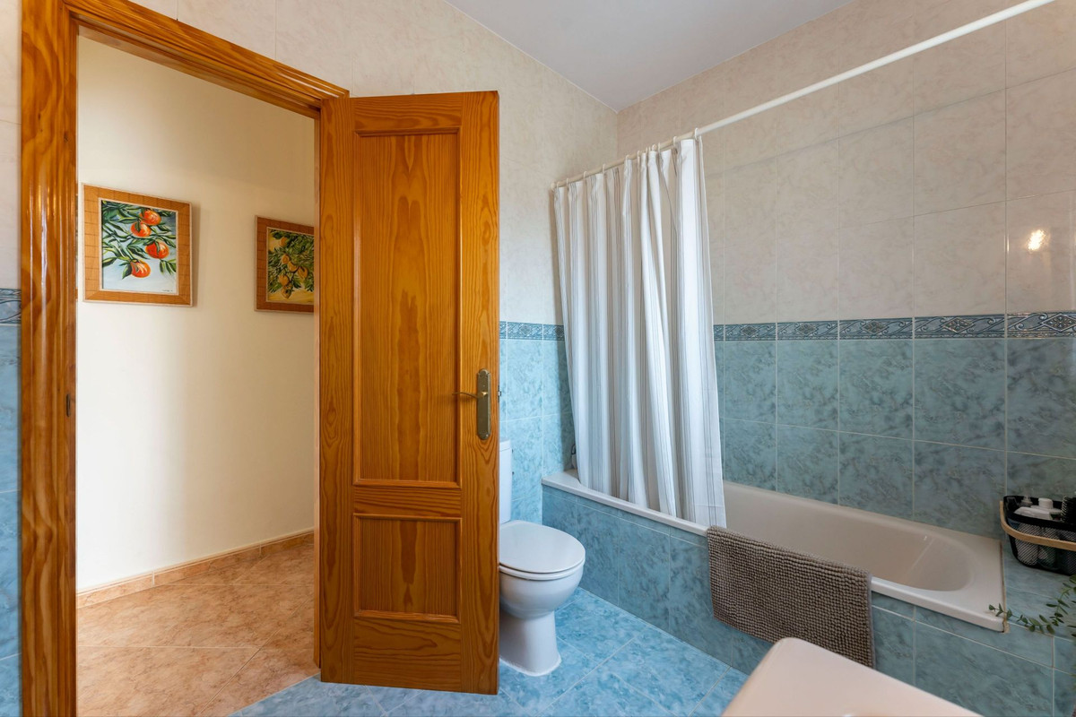 Se vende Finca - Cortijo de 3 dormitorios en Costa Del Sol, Málaga, España