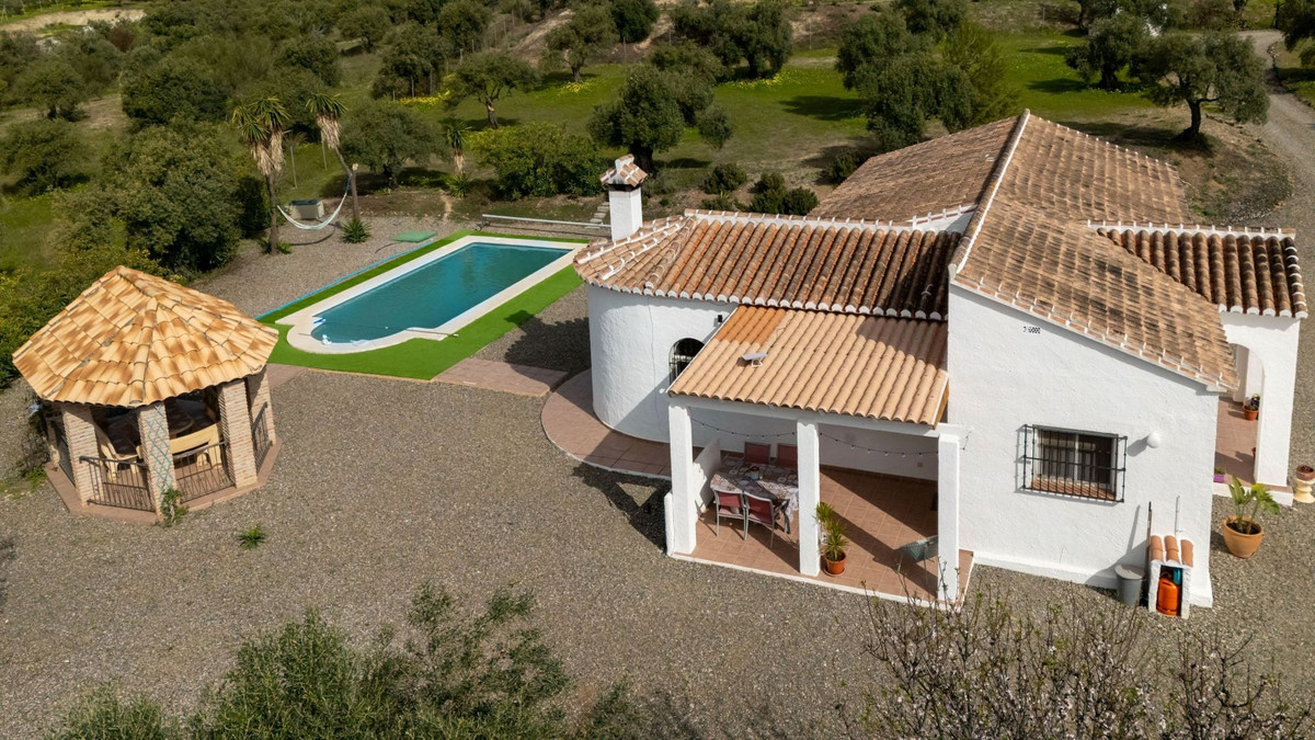 Se vende Finca - Cortijo de 3 dormitorios en Costa Del Sol, Málaga, España
