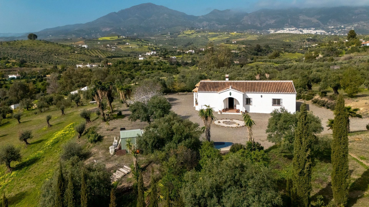 Se vende Finca - Cortijo de 3 dormitorios en Costa Del Sol, Málaga, España