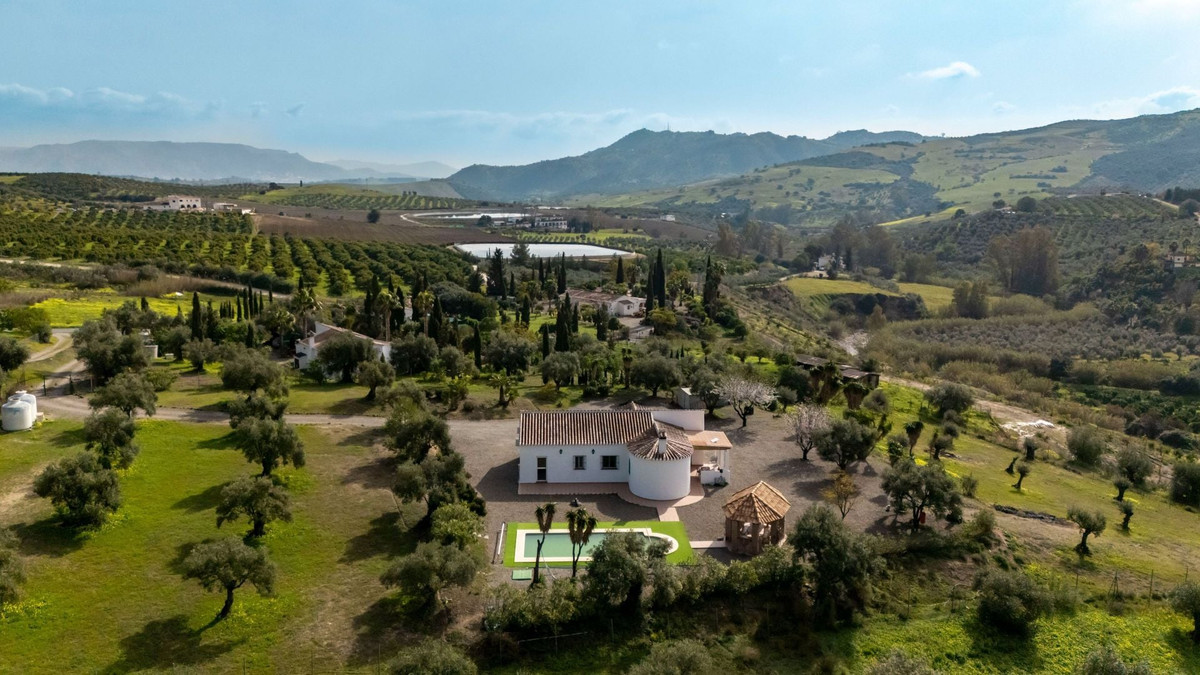 Se vende Finca - Cortijo de 3 dormitorios en Costa Del Sol, Málaga, España