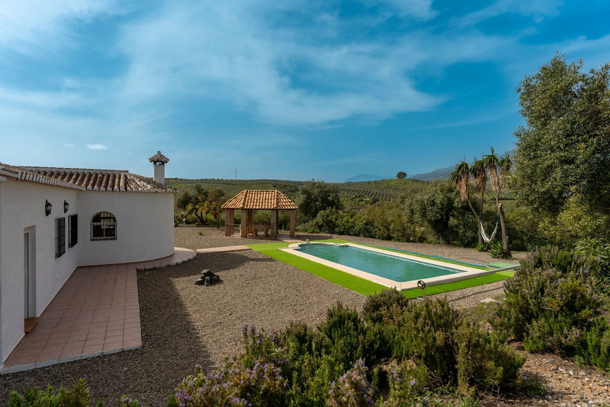 Se vende Finca - Cortijo de 3 dormitorios en Costa Del Sol, Málaga, España