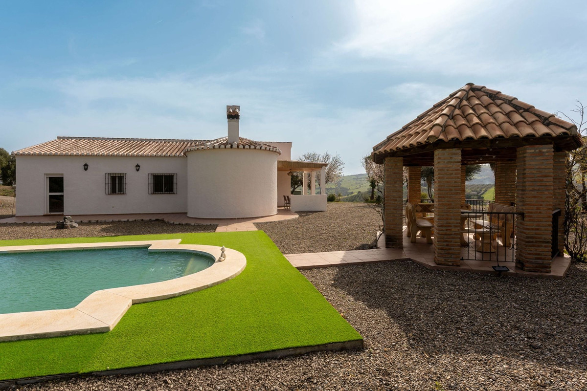 Se vende Finca - Cortijo de 3 dormitorios en Costa Del Sol, Málaga, España