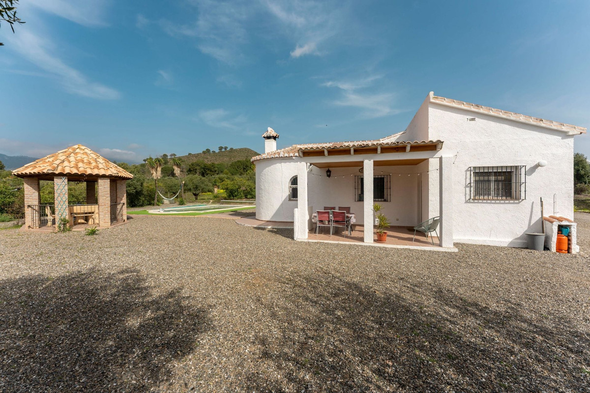 Se vende Finca - Cortijo de 3 dormitorios en Costa Del Sol, Málaga, España