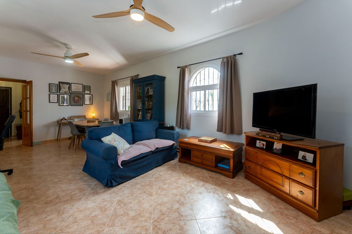 Se vende Finca - Cortijo de 3 dormitorios en Costa Del Sol, Málaga, España