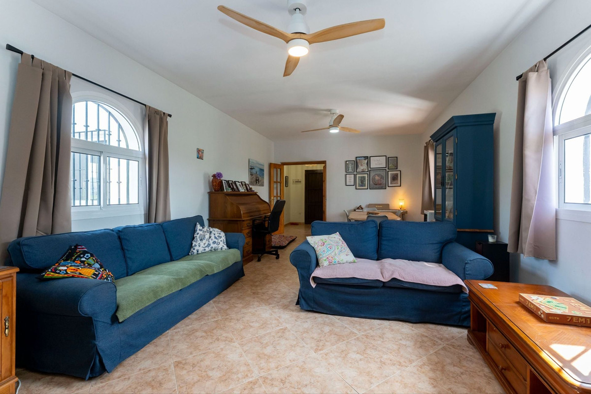 Se vende Finca - Cortijo de 3 dormitorios en Costa Del Sol, Málaga, España