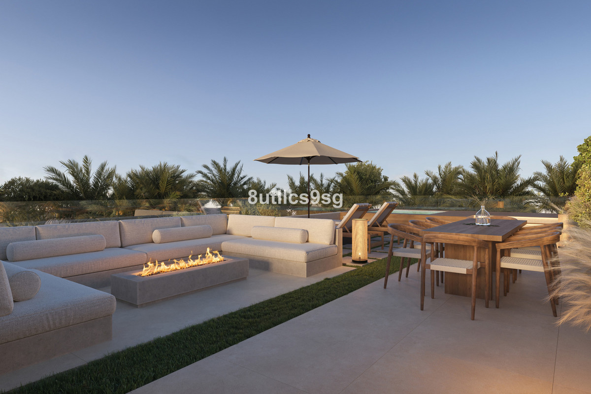 5 Bed Townhouse for sale in Atalaya Costa Del Sol, Málaga, Spain
