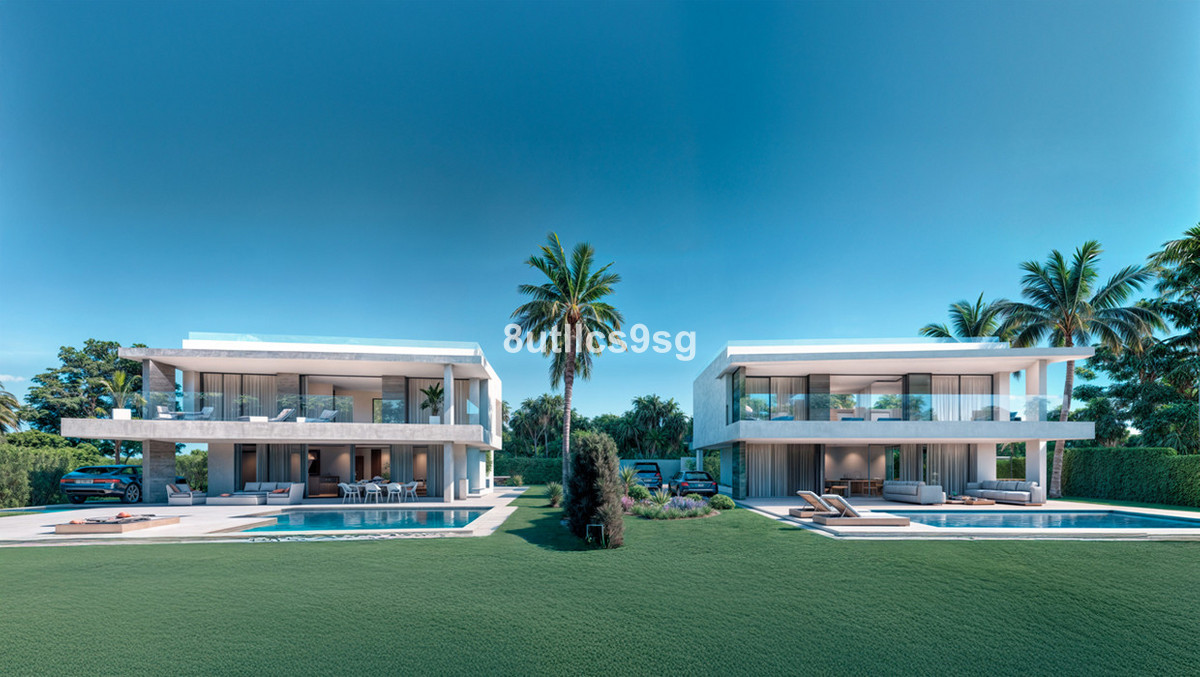 5 Bed Townhouse for sale in Atalaya Costa Del Sol, Málaga, Spain