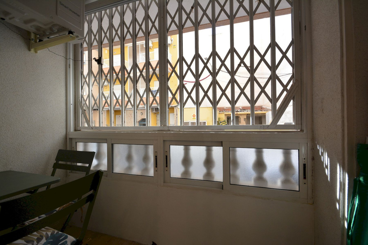 Se vende Apartamento Planta Baja de 2 dormitorios en Costa Blanca, Alicante, España