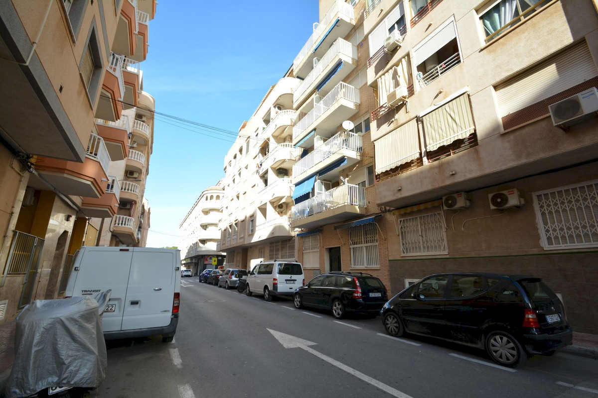 Se vende Apartamento Planta Baja de 2 dormitorios en Costa Blanca, Alicante, España