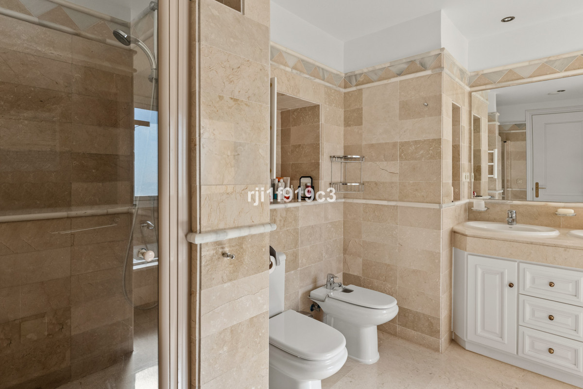 3 Bed Apartment for sale in Elviria Costa Del Sol, Málaga, Spain