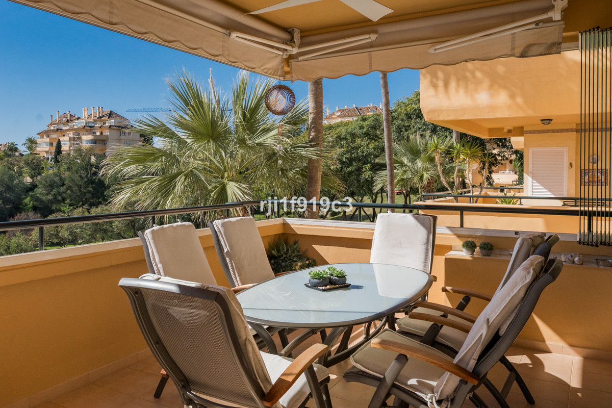 3 Bed Apartment for sale in Elviria Costa Del Sol, Málaga, Spain