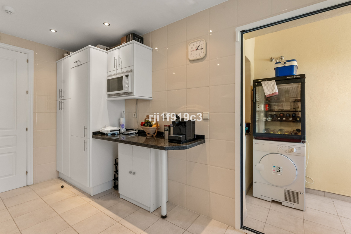 3 Bed Apartment for sale in Elviria Costa Del Sol, Málaga, Spain