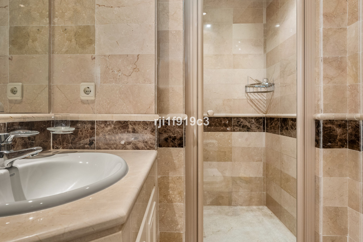 3 Bed Apartment for sale in Elviria Costa Del Sol, Málaga, Spain