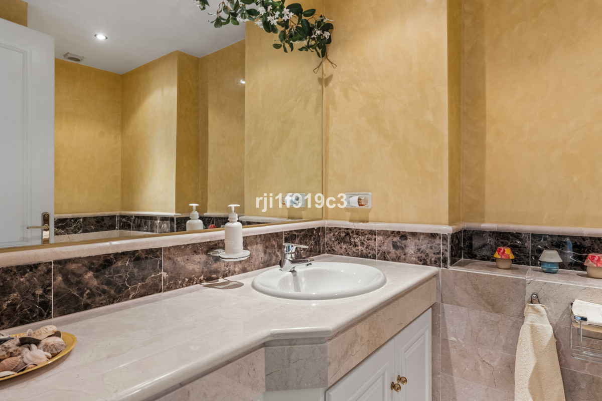 3 Bed Apartment for sale in Elviria Costa Del Sol, Málaga, Spain