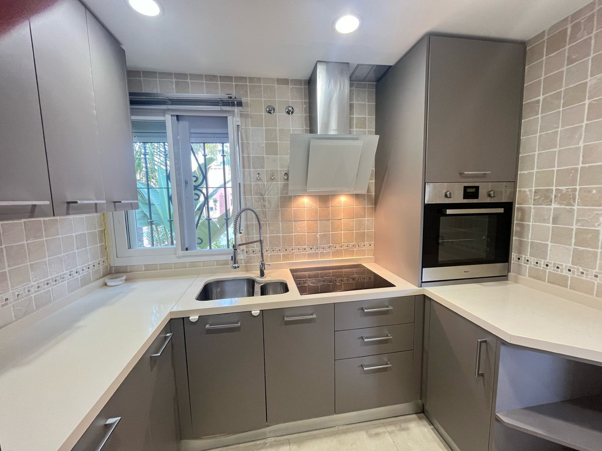 4 Bed Townhouse for sale in Nueva Andalucía Costa Del Sol, Málaga, Spain