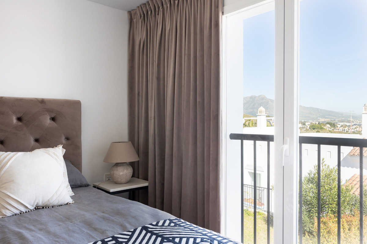 3 Bed Apartment for sale in El Paraiso Costa Del Sol, Málaga, Spain