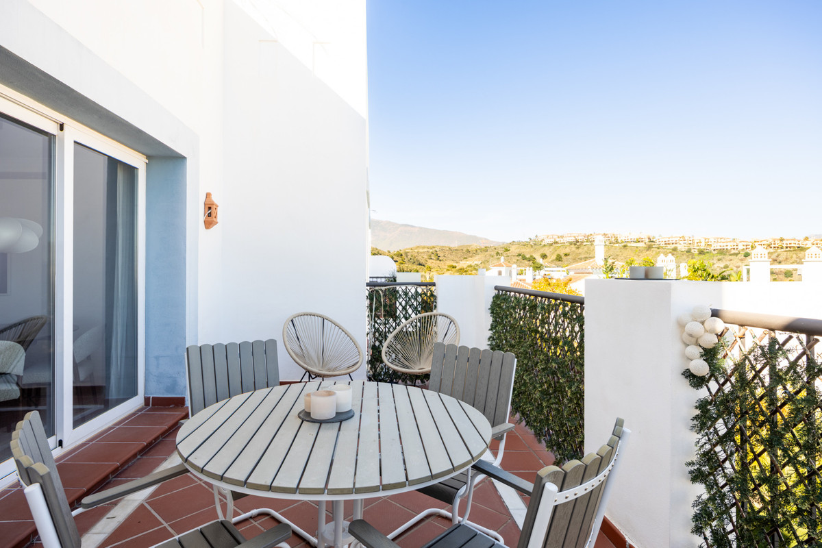 3 Bed Apartment for sale in El Paraiso Costa Del Sol, Málaga, Spain