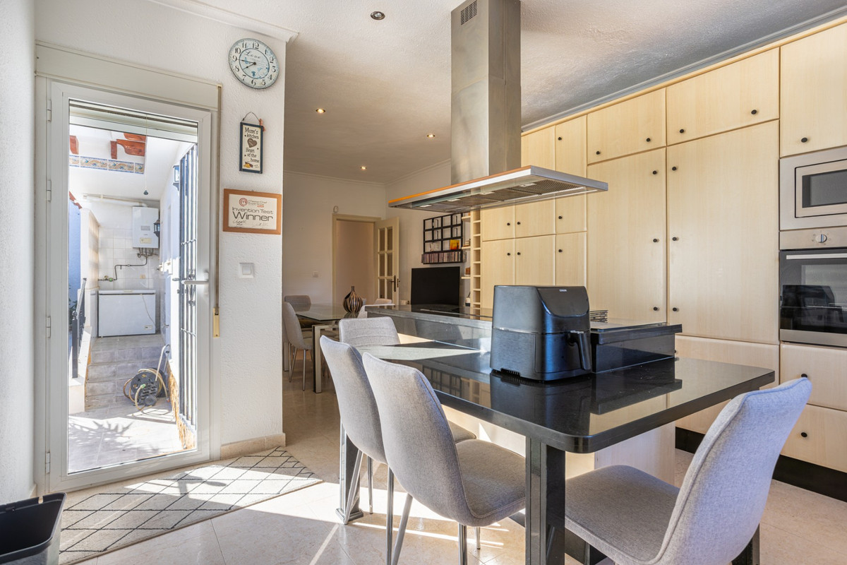 3 Bed Townhouse for sale in Bigastro Costa Blanca, Alicante, Spain