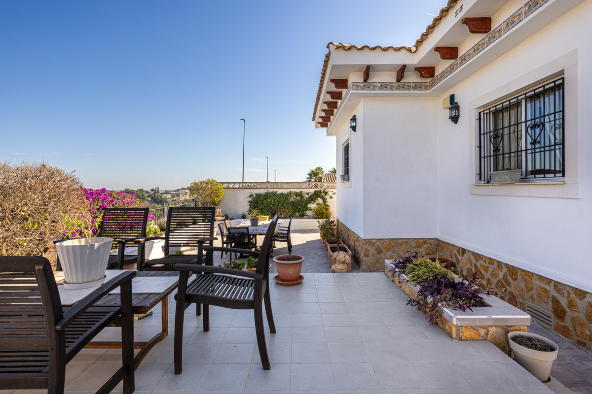 3 Bed Townhouse for sale in Bigastro Costa Blanca, Alicante, Spain