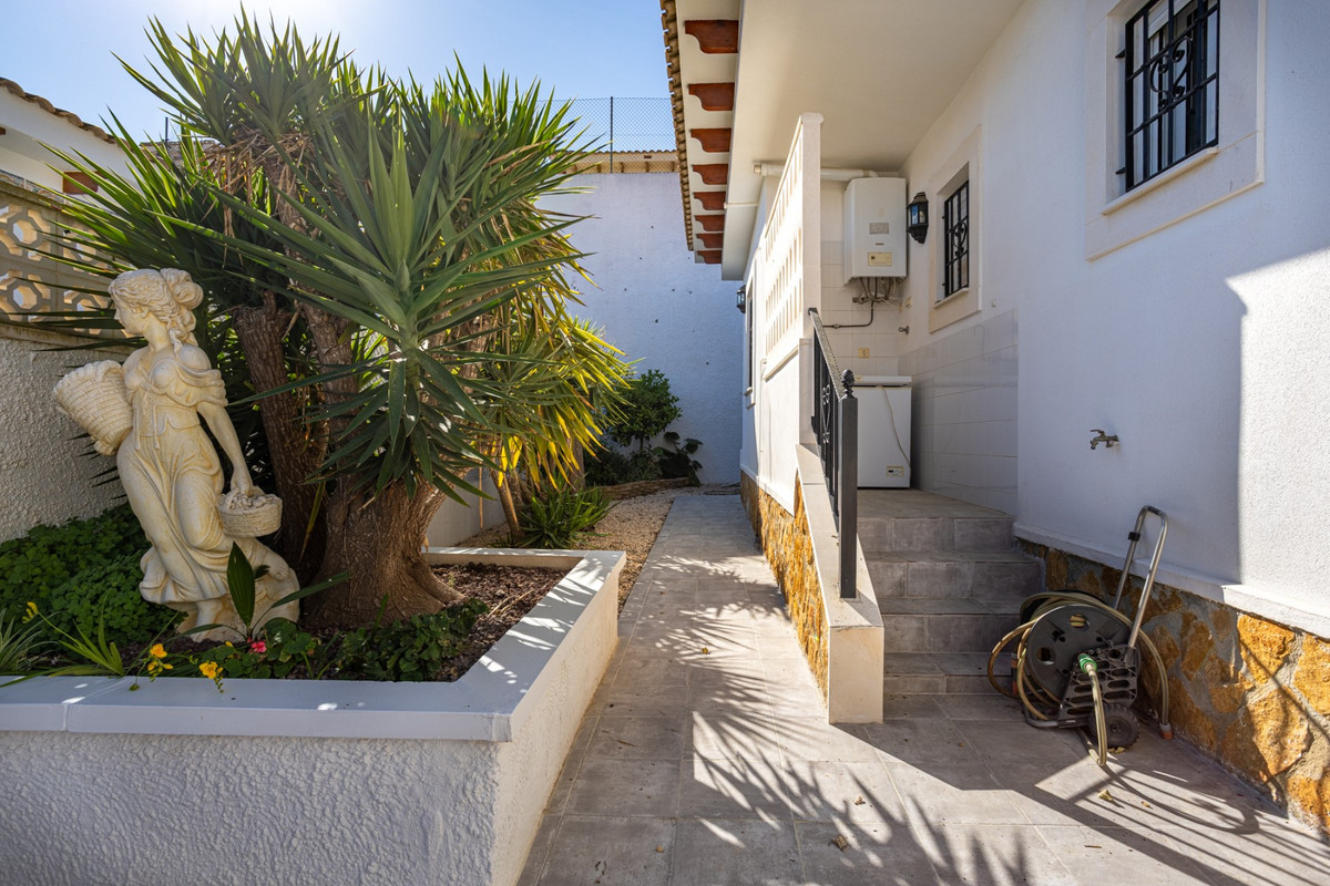3 Bed Townhouse for sale in Bigastro Costa Blanca, Alicante, Spain